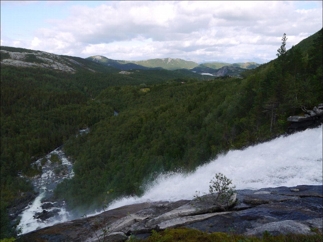 Cascade Valnesvatnet