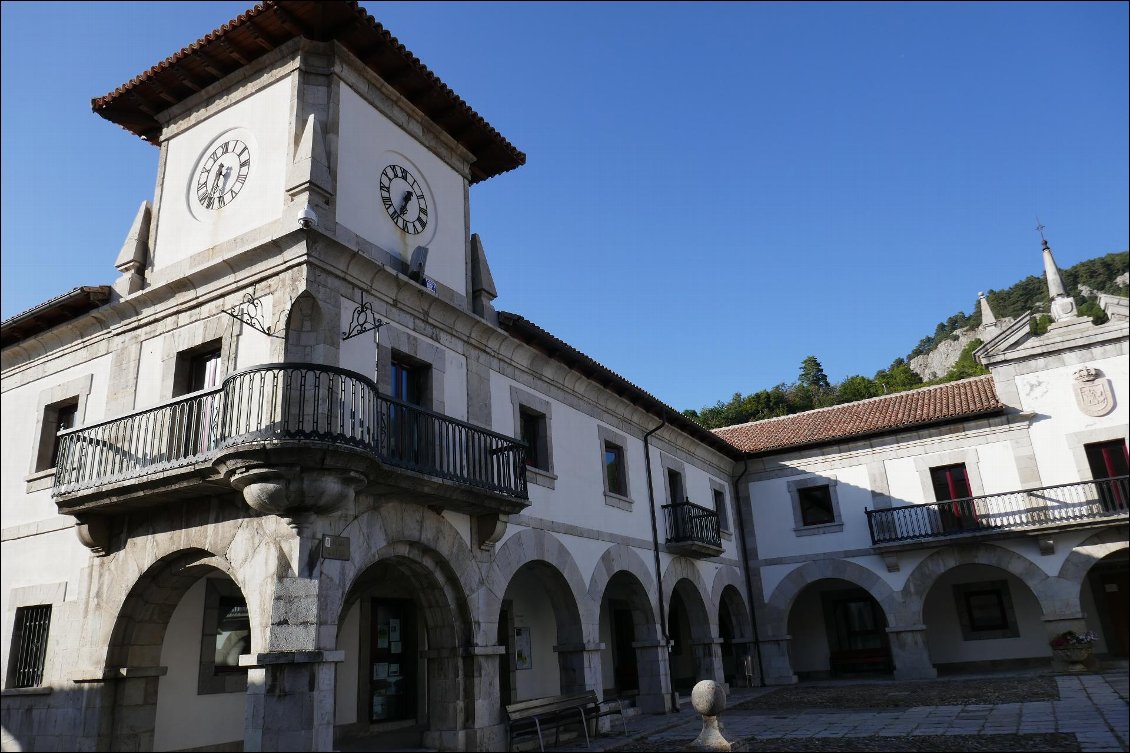 Hôtel de ville de Pola de Gordon