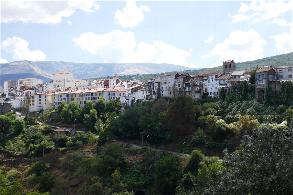 Montée vers Béjar, village haut perché.