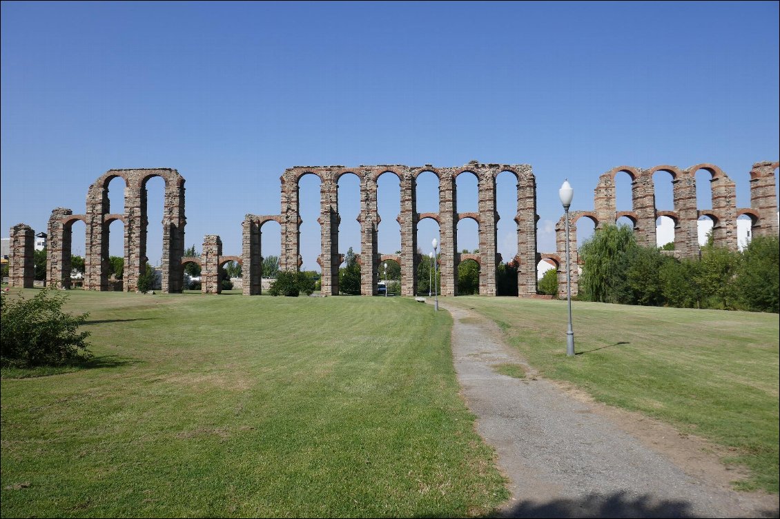 Ce viaduc alimentait Mérida grâce à l'eau de Proserpina.