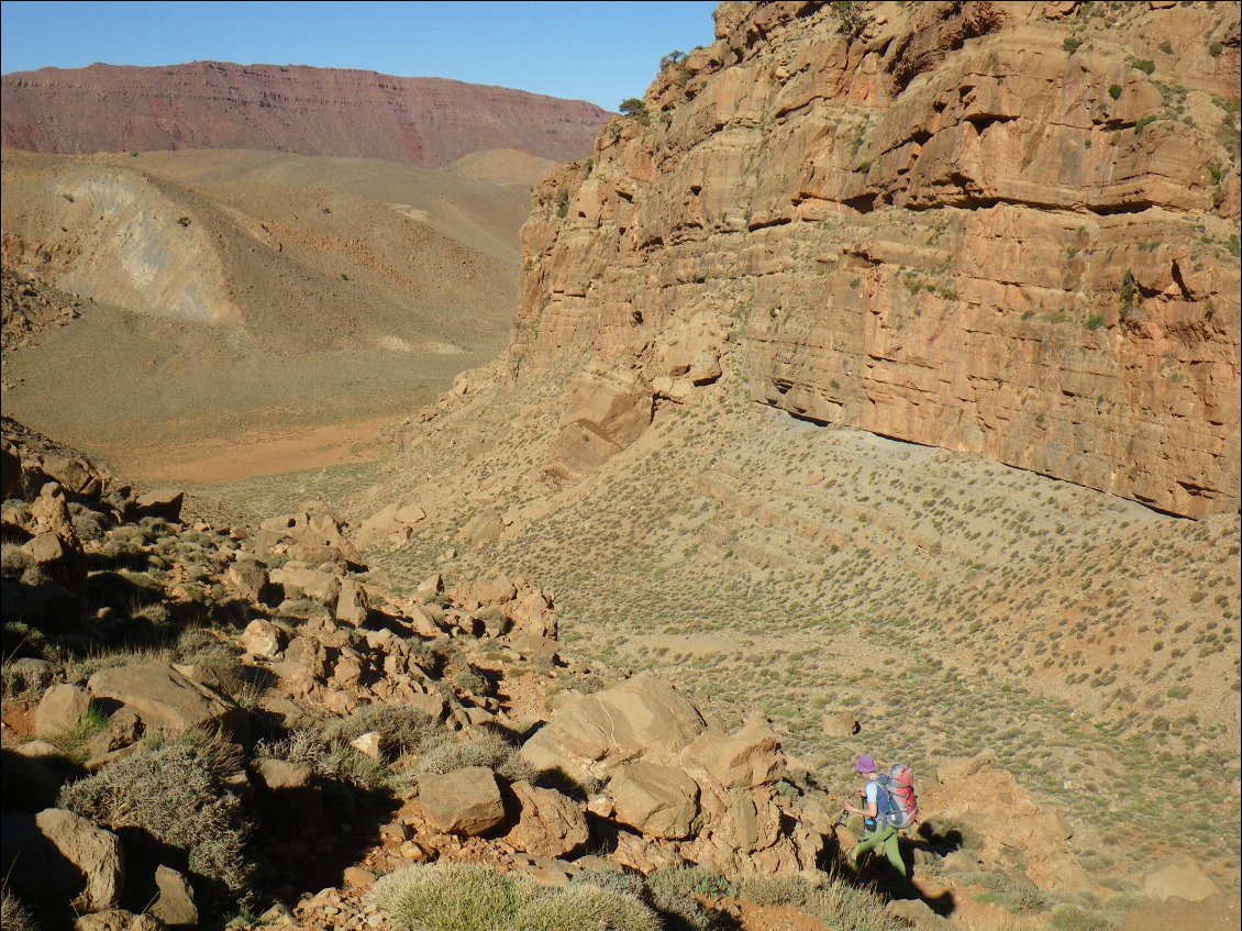 La longue descente vers Tighza