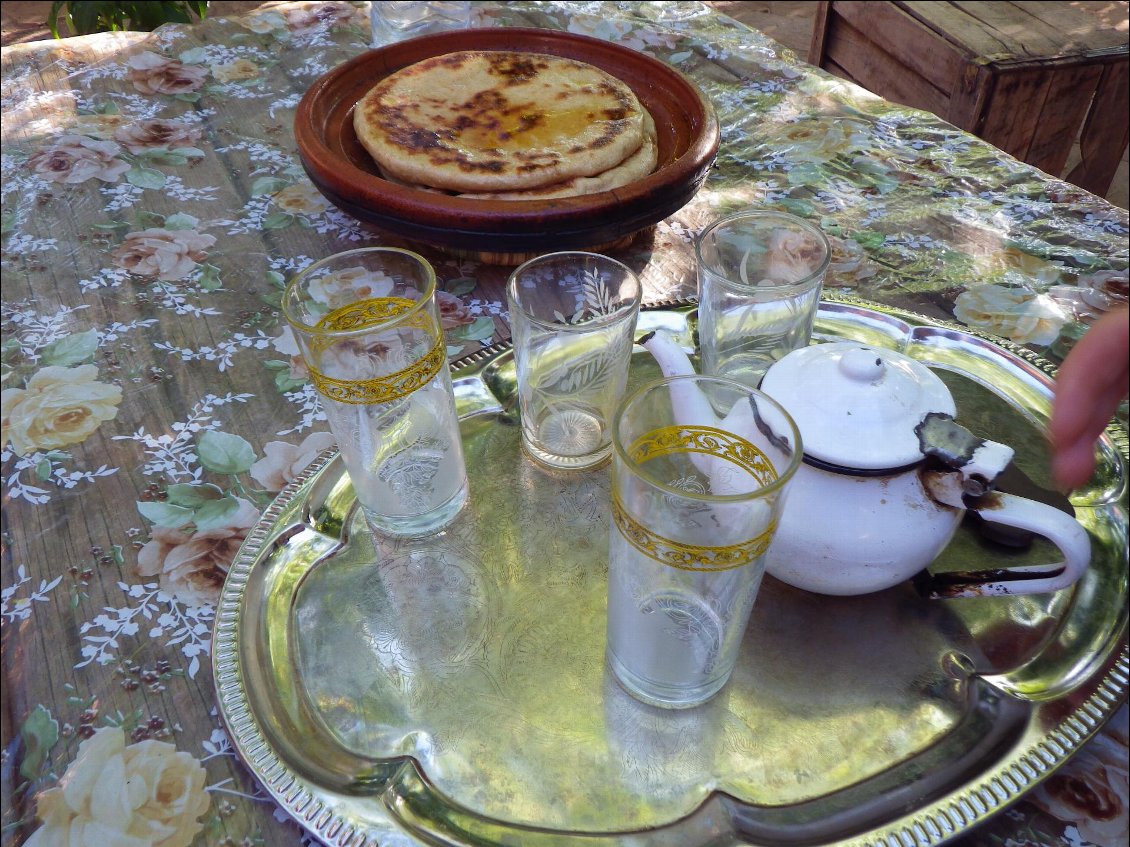 Le petit déjeuner avec des msemens au miel !