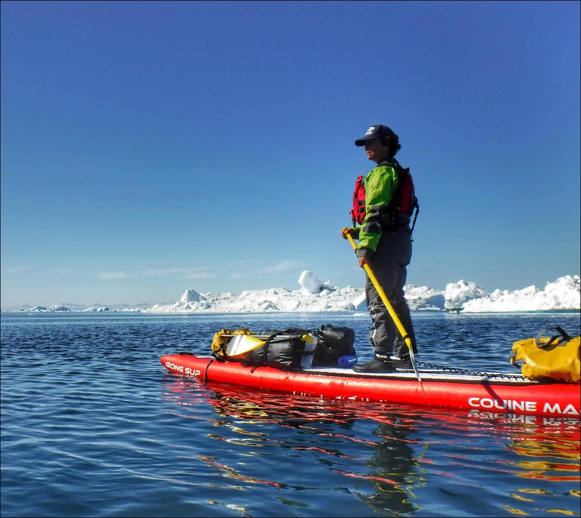 Ingrid Ulrich en stand up paddle au Groenland