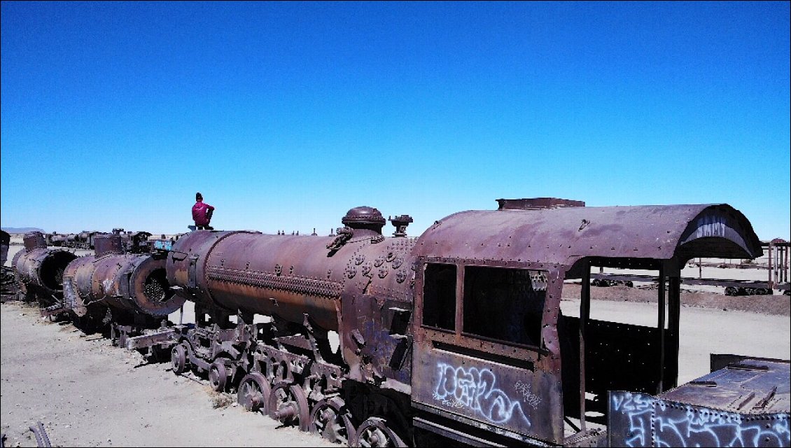 Le cimetiere des trains à Uyuni.