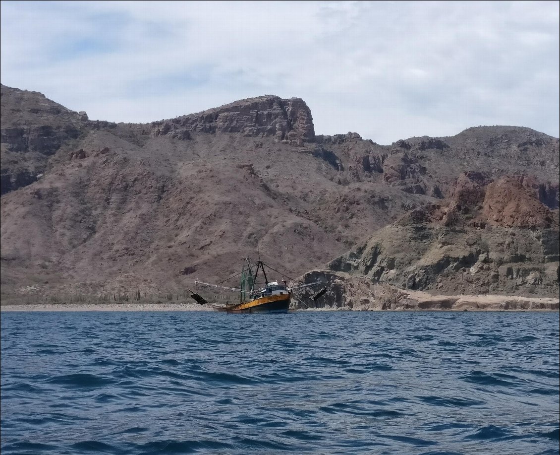 L'unique "gros" bateau de pêche que j'ai croisé durant ce trip