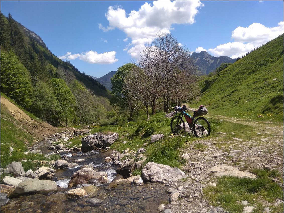  J4  Plateau des glieres, pas du loup chalet de l'auges, croix, descente par la piste magnifique bonneville / End retour TER