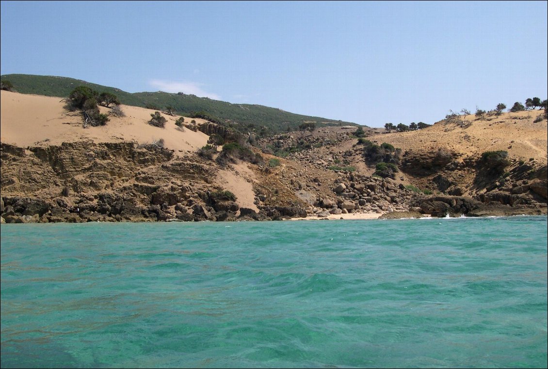 Jolie côte sauvage entre le cap Serrat et Tabarka