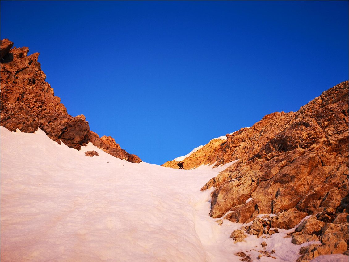 Premiers rayons à la sortie du col de la Platte des Agneaux