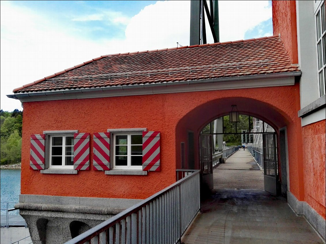 Barrage et centrale électrique d'Eglisau-Glattfelden