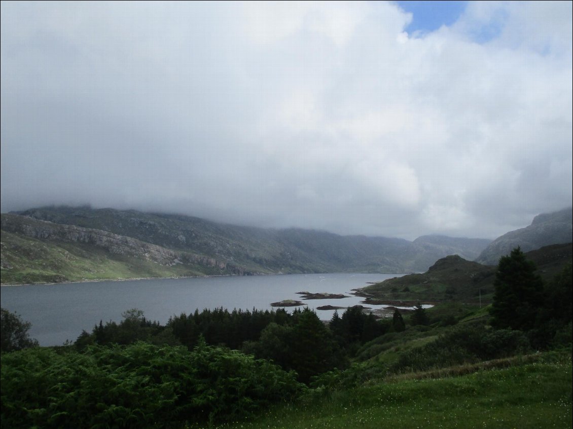 Loch Beag juste avant Kylesku. Toujours pas de loutres sous le pont de Kylesku.