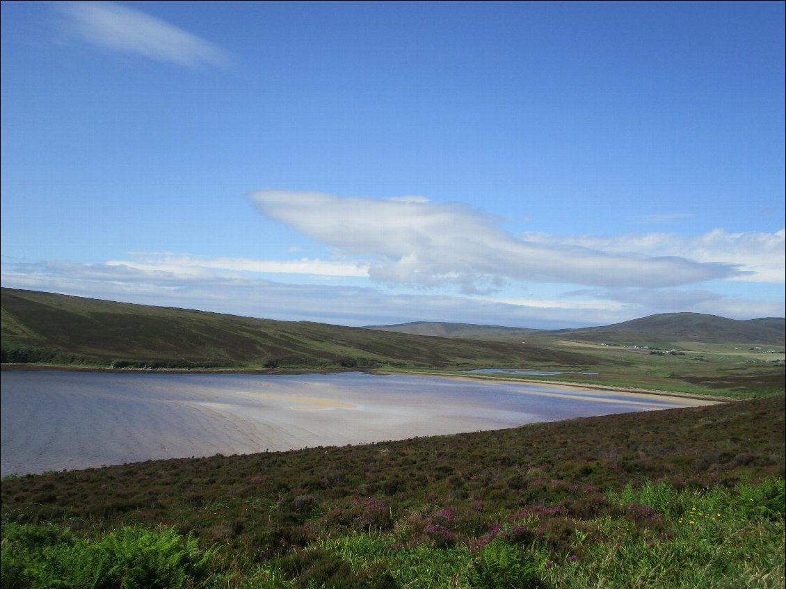 La petite baie de Waulkmill ouverte face au Sud dans la Scapa Flow.