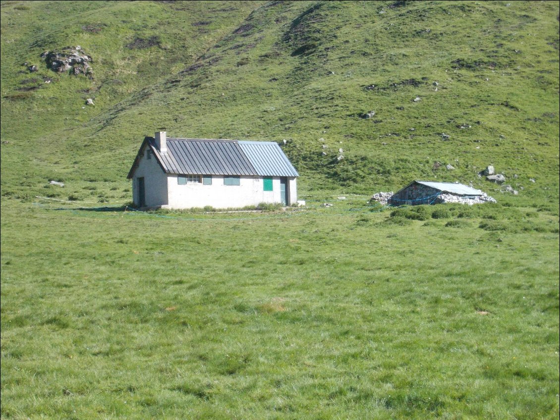 Mon choix est fait : je passe donc devant la cabane de Cézy.