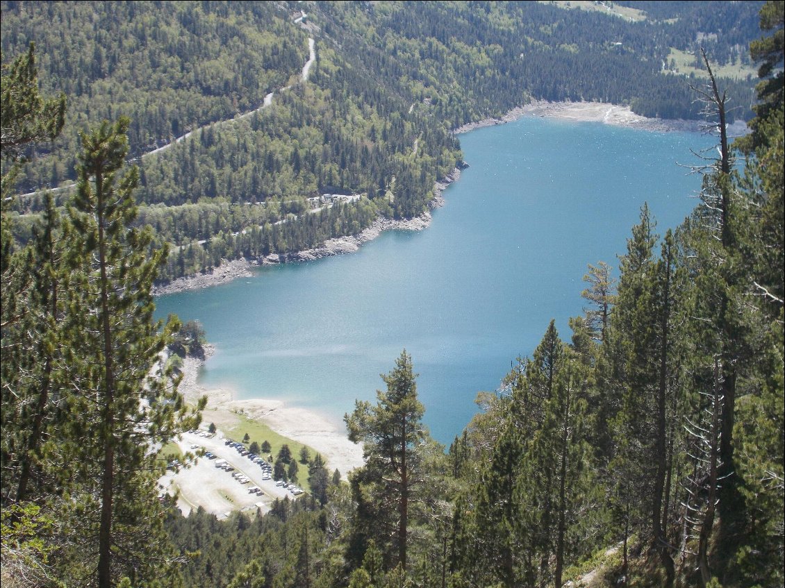 Vue plongeante sur le lac d'Orédon.