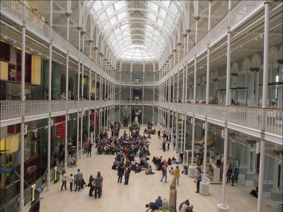 Je suis allée au national muséum. Pas eu le temps de tout voir tellement il y a de choses. Très intéressant et gratuit.