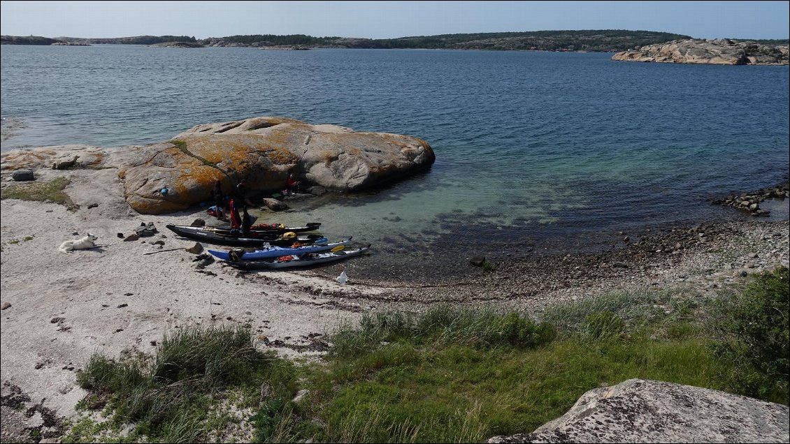 Pause déjeuner dans l'après-midi sur une des nombreuses îles.