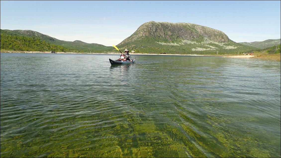 C'est reparti dans l'autre sens. On change de rive pour varier les paysages