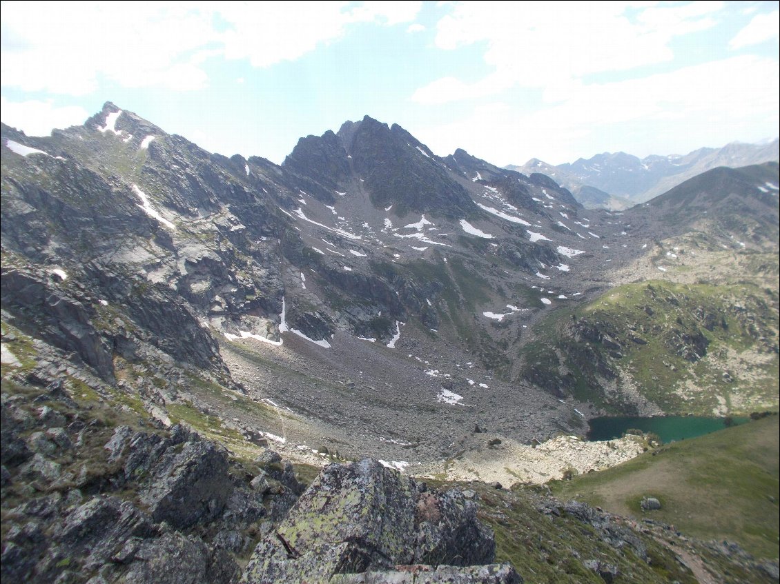 Petit coup d'œil d'où je viens du haut de la crête.