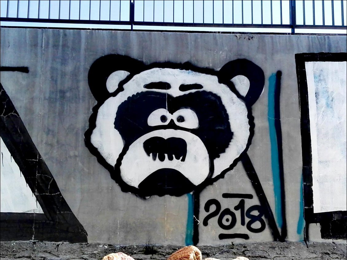 Mayence (DE). Fresque amont du Pont Theodor-Heuss