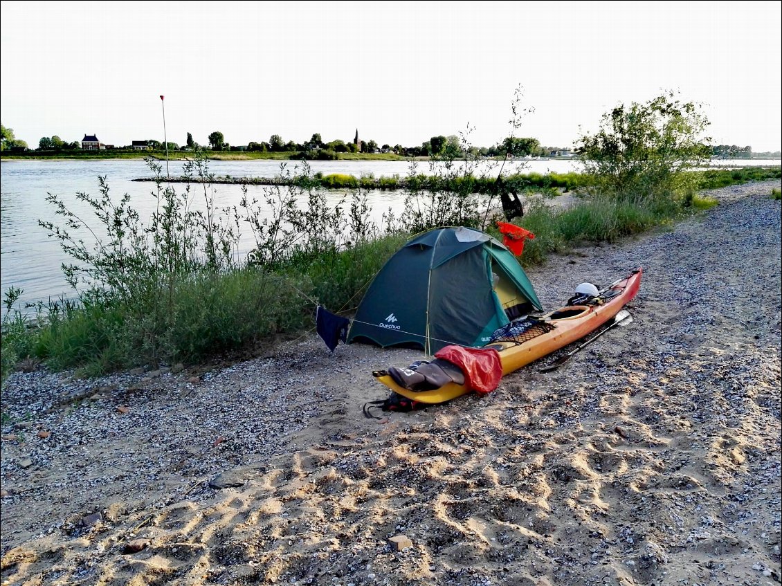 Boveneind (NL). Bivouac