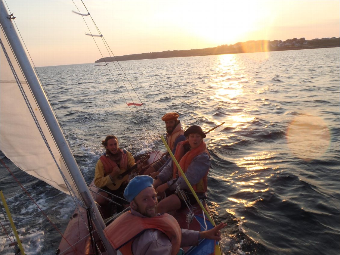 Petite balade musicale un soir vers la pointe des chats, île de Groix.