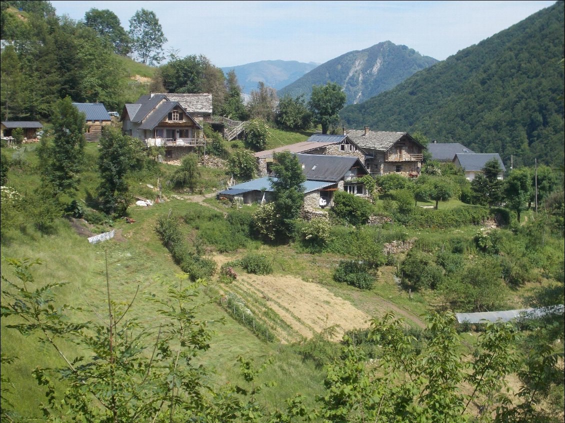 Le hameau d'Esbintz.