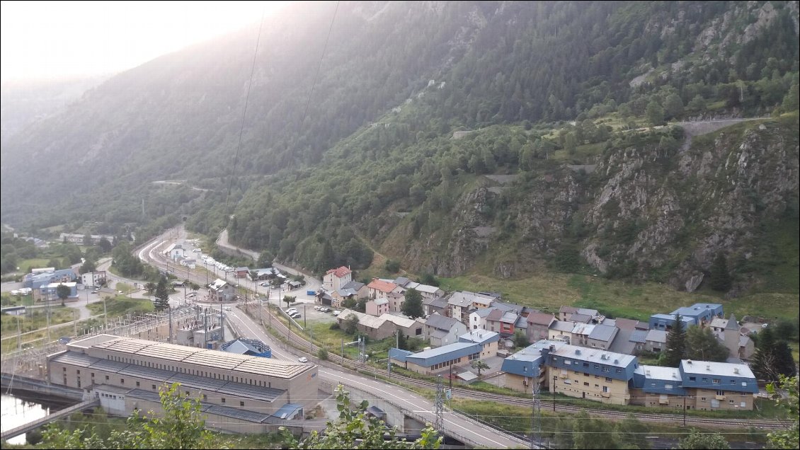 J13. Je quitte l’Hospitalet-près-l'Andorre où j’aurai ravitaillé et dormi en gîte après une courte étape sans grand intérêt (pas de photos).