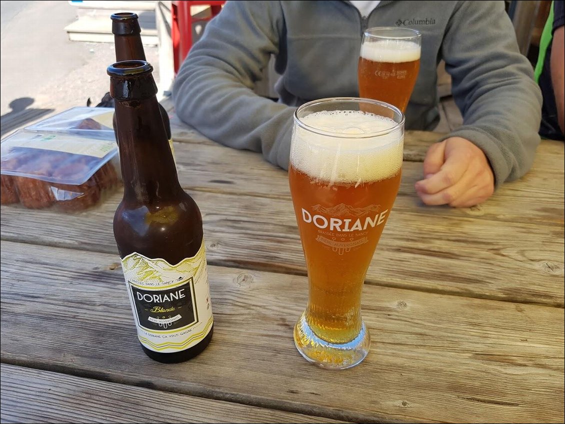 Une petite pause au Buron du col de la Croix Morand / col de Dyane.