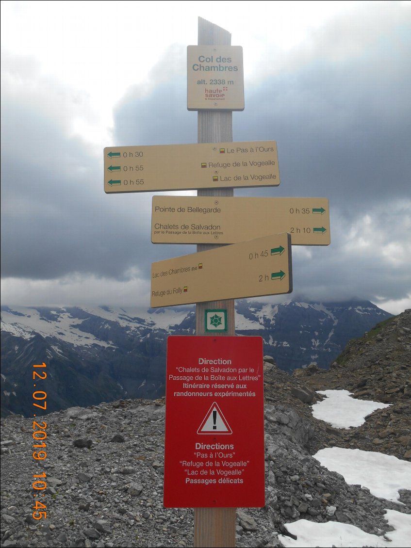 Au Col des Chambres! Le temps ne nous invite pas à faire la sieste!