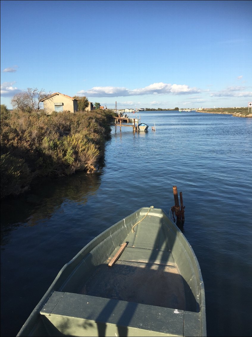 Le canal et bassin à Villeneuve