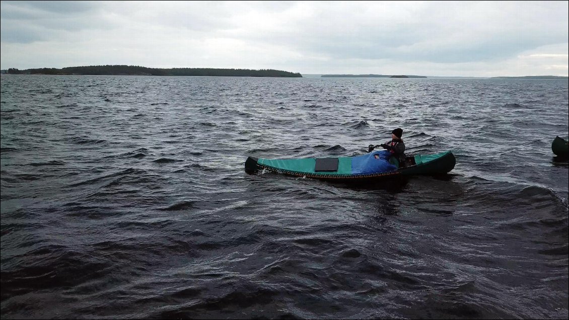 Tu as vite compris que pour voyager en canoë, il ne suffisait pas que d'avoir une embarcation, reste aussi à pagayer et à trouver le temps trop court.