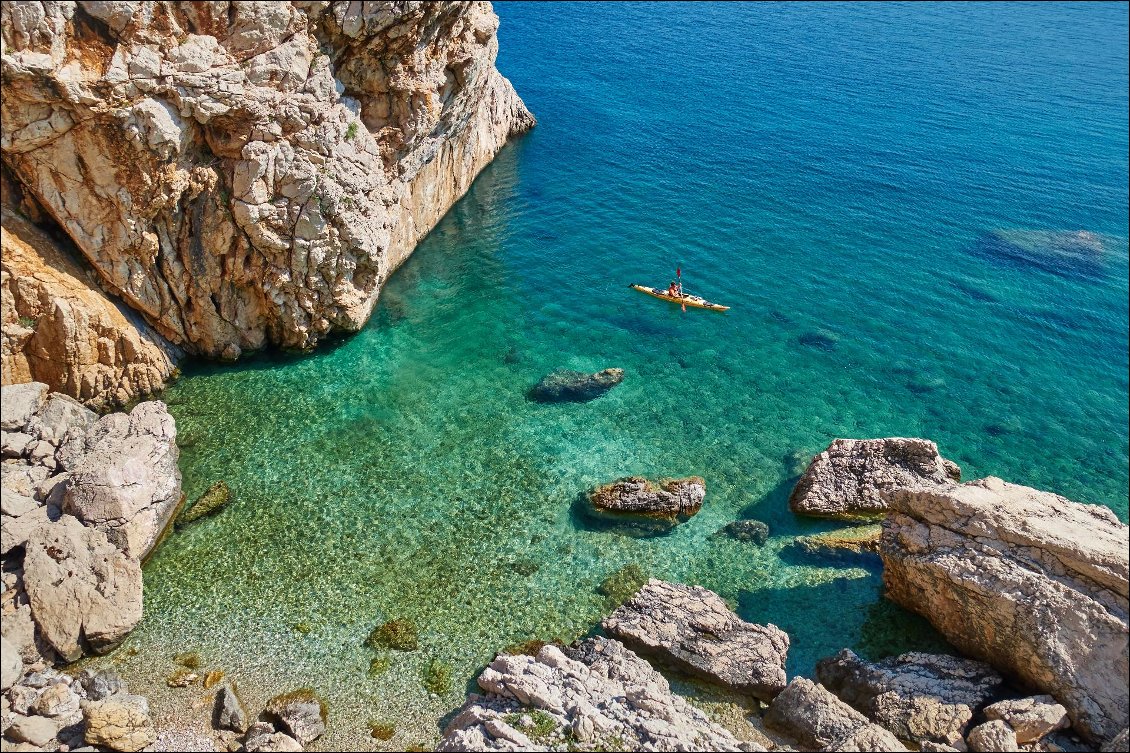 Exploration matinale sur la cote nord-est de l'ile de Rab