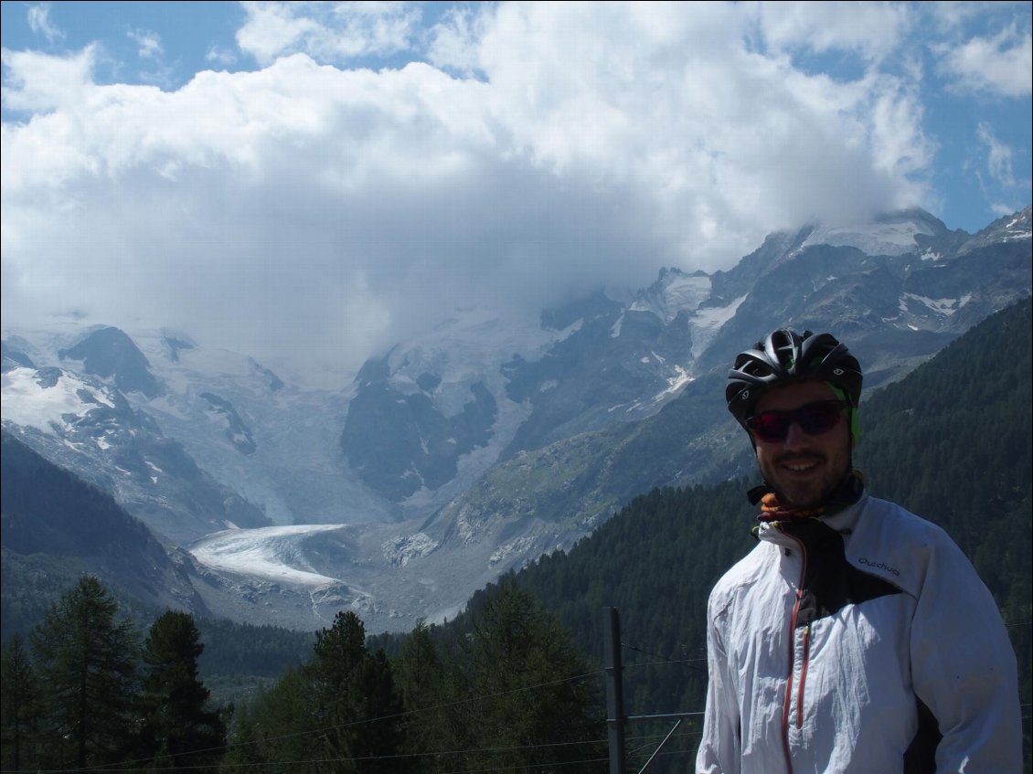 Vue depuis la route sur les géants de glace ! Geoff prend la pause...