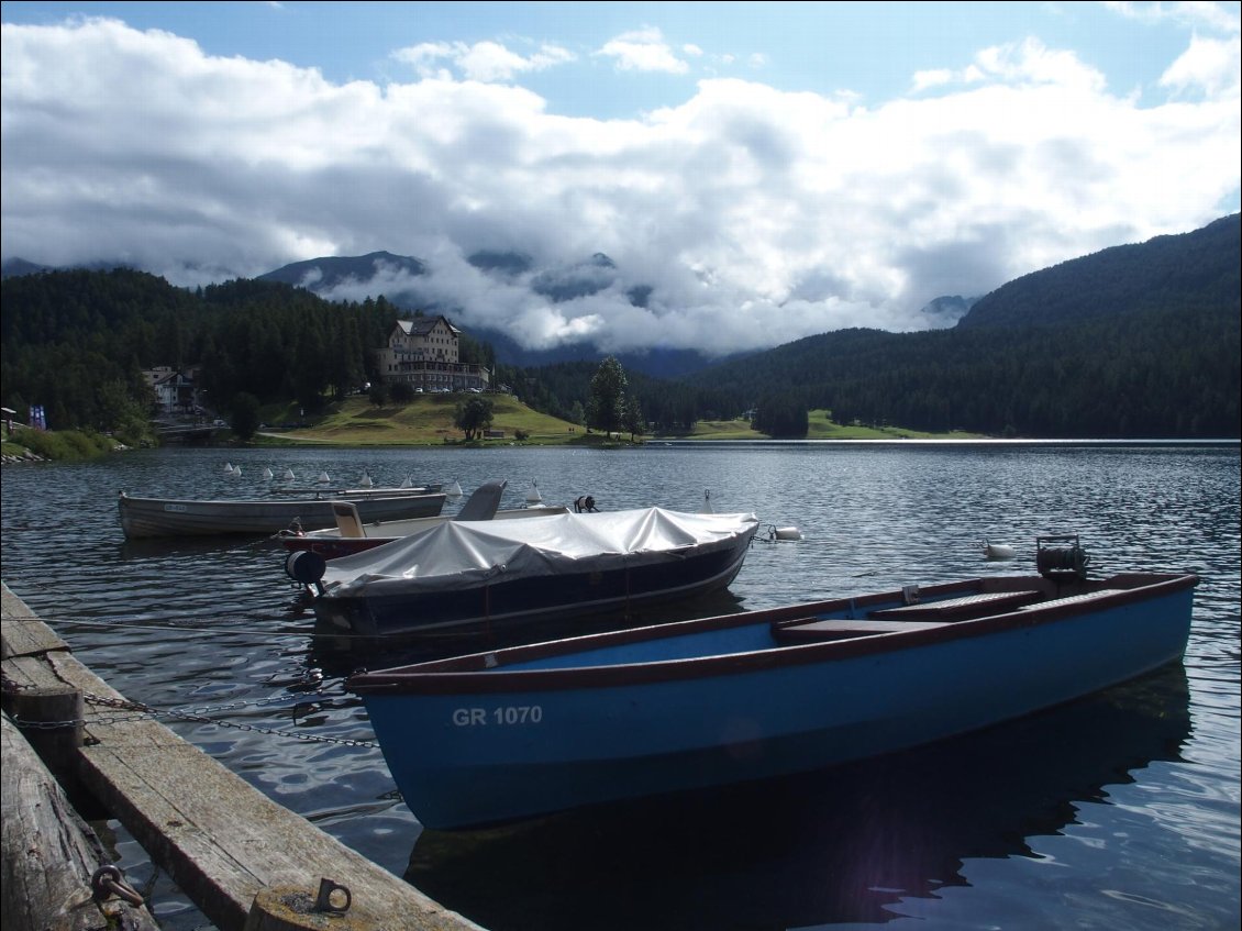 Sankt Moritz, ses hotels de luxe, et ses barques de promenade !