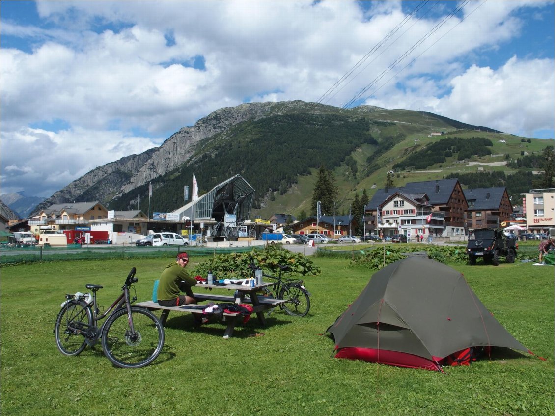 Camping d'Andermatt, préférez celui de Dissentis.