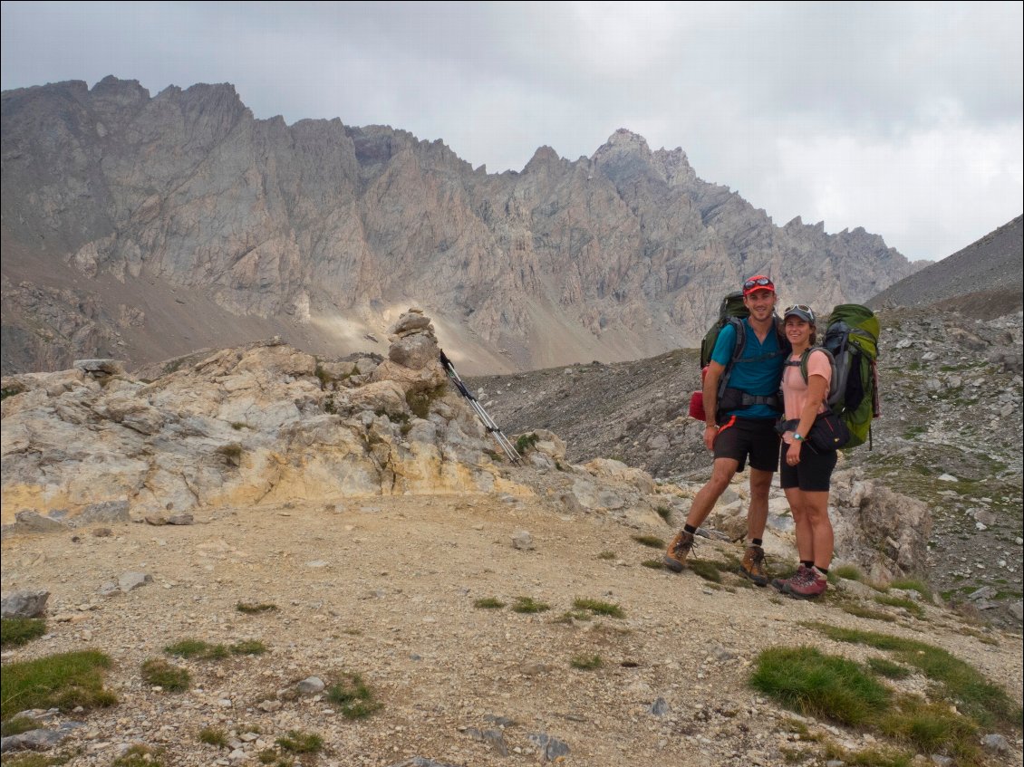 Petite pause touriste devant les Aiguilles de Chambeyron.