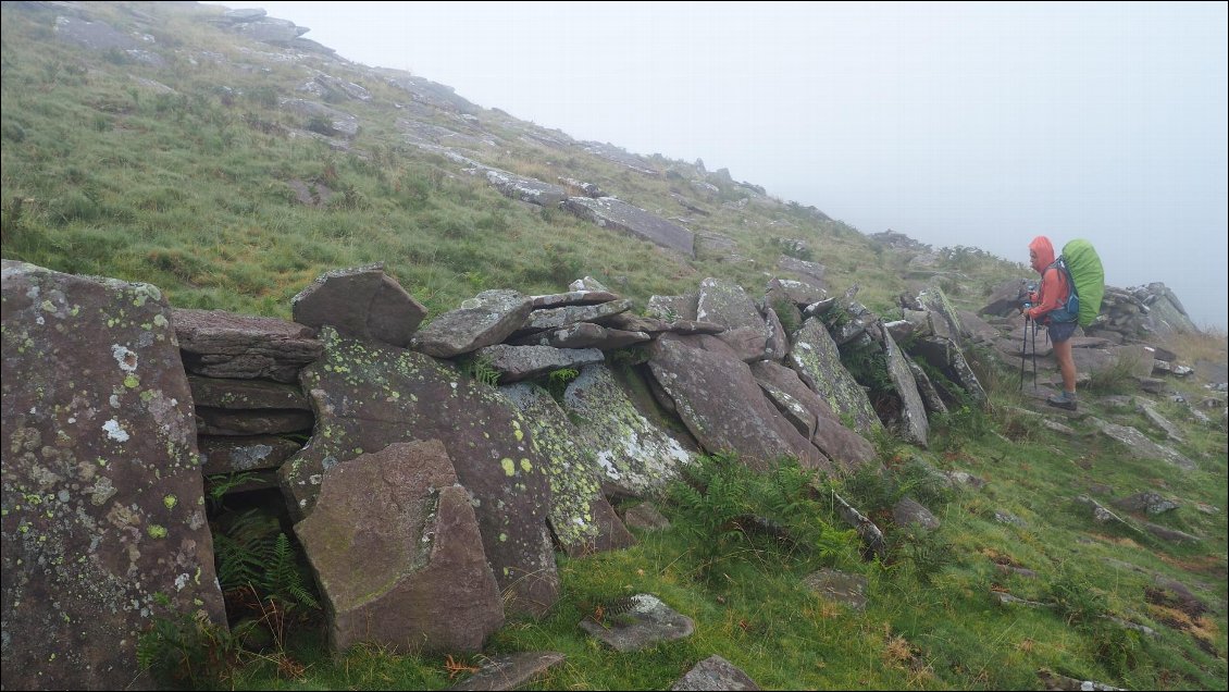 J5 : journée en crête dans le brouillard : de l'effort sans réconfort.
Quoi que l'ambiance avait quelque chose de mystique.