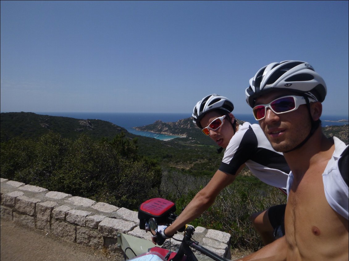 À Roccapina, superbe vue mais on est mort de fatigue!