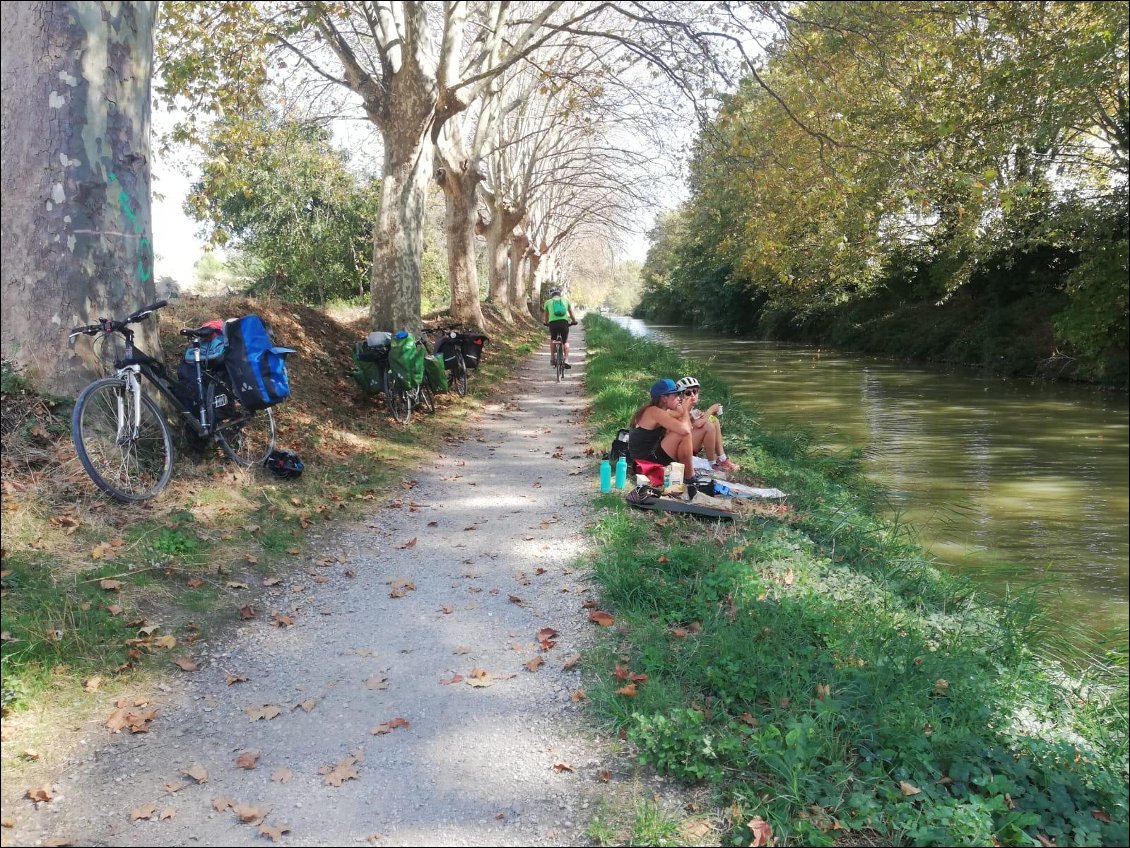 J13 : pause le long du canal de la Robine à Narbonne
