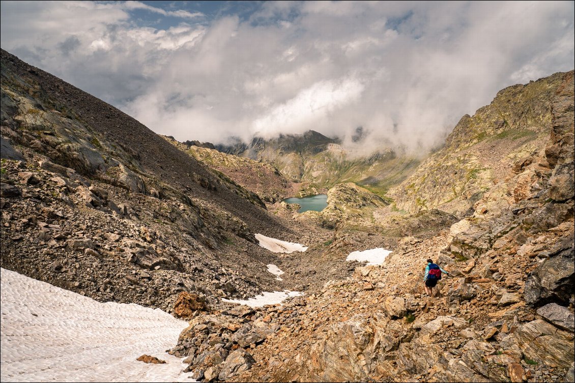 Descente vers le lac de la Montagnette.