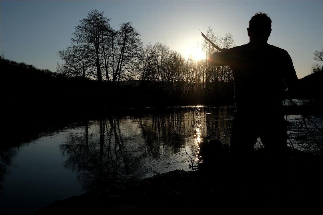 Bivouac sur les bords.