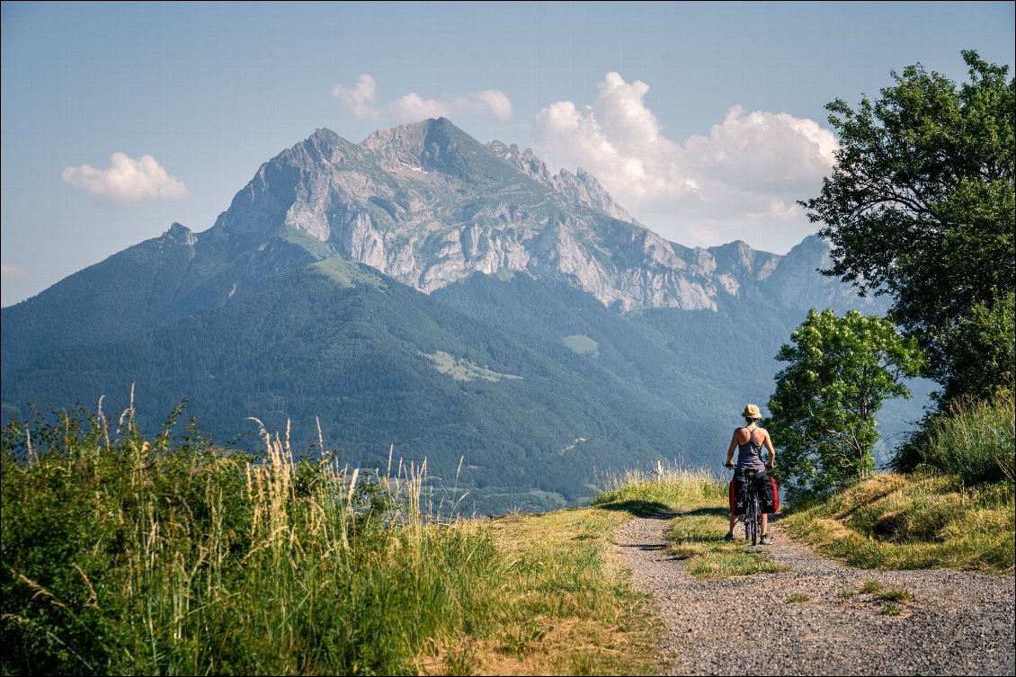 Zone de bivouac, avec vue sur le Dévoluy.