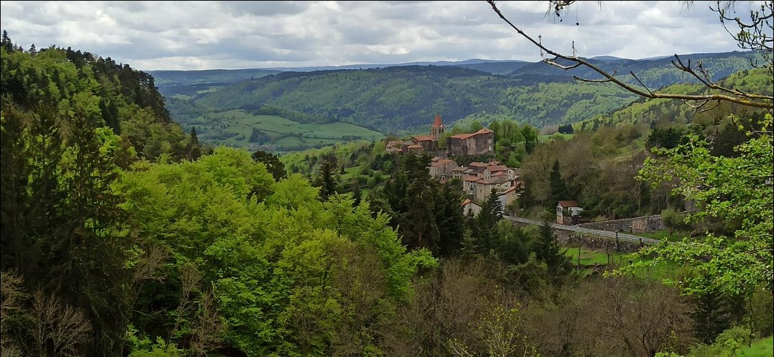 Descente vers Saint-Privat-d'Allier.