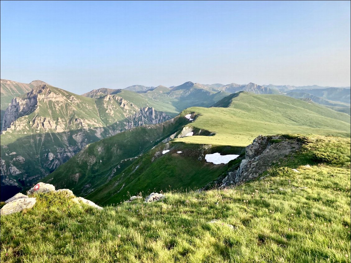 Les magnifiques crêtes des monts Sharr.