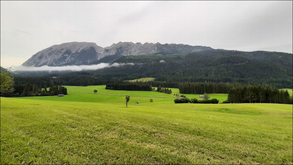 Avec des montagnes pas loin