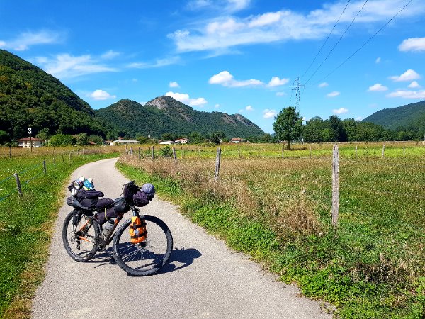 Piste cyclable de la Garonne, aux environs de Bertren