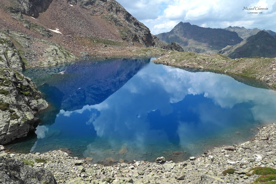 J11. Le surprenant lac du Rouch, où nous prendrons évidemment un bain.