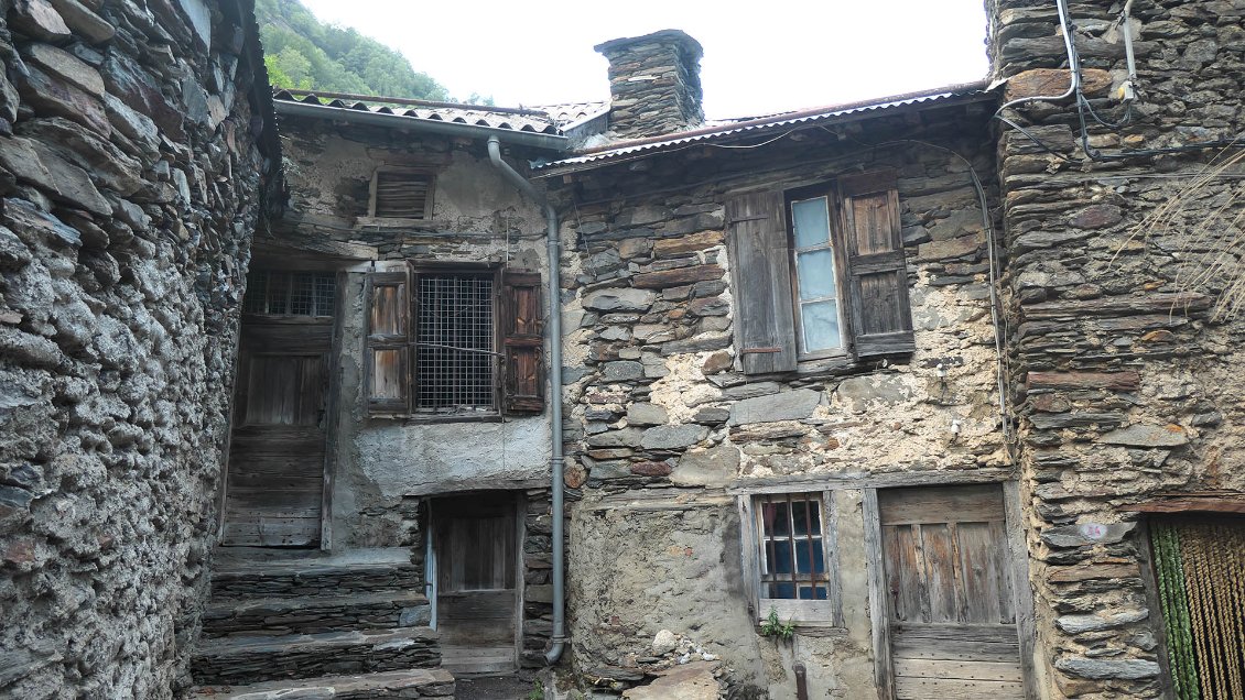 J12. Mounicou, hameau de la haute vallée du Vicdessos, Ariège.