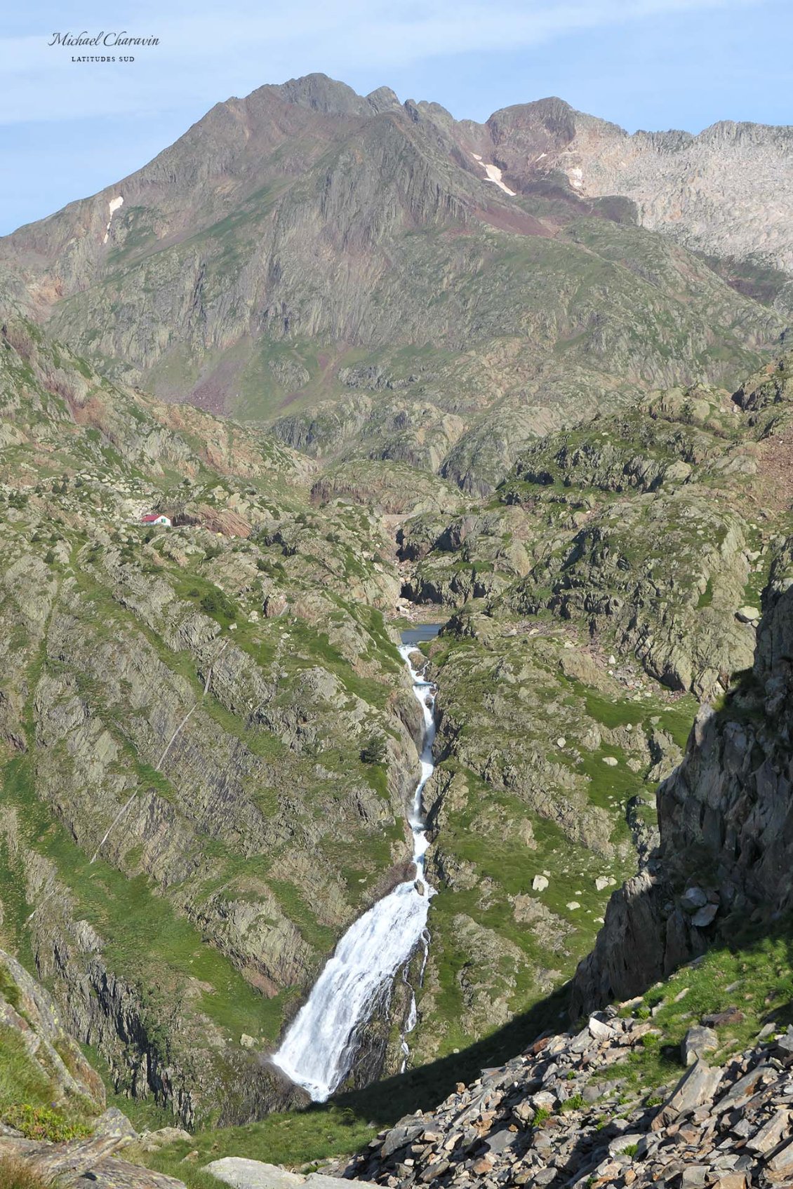 J15. Cascade et refuge du Certascan, Catalogne.