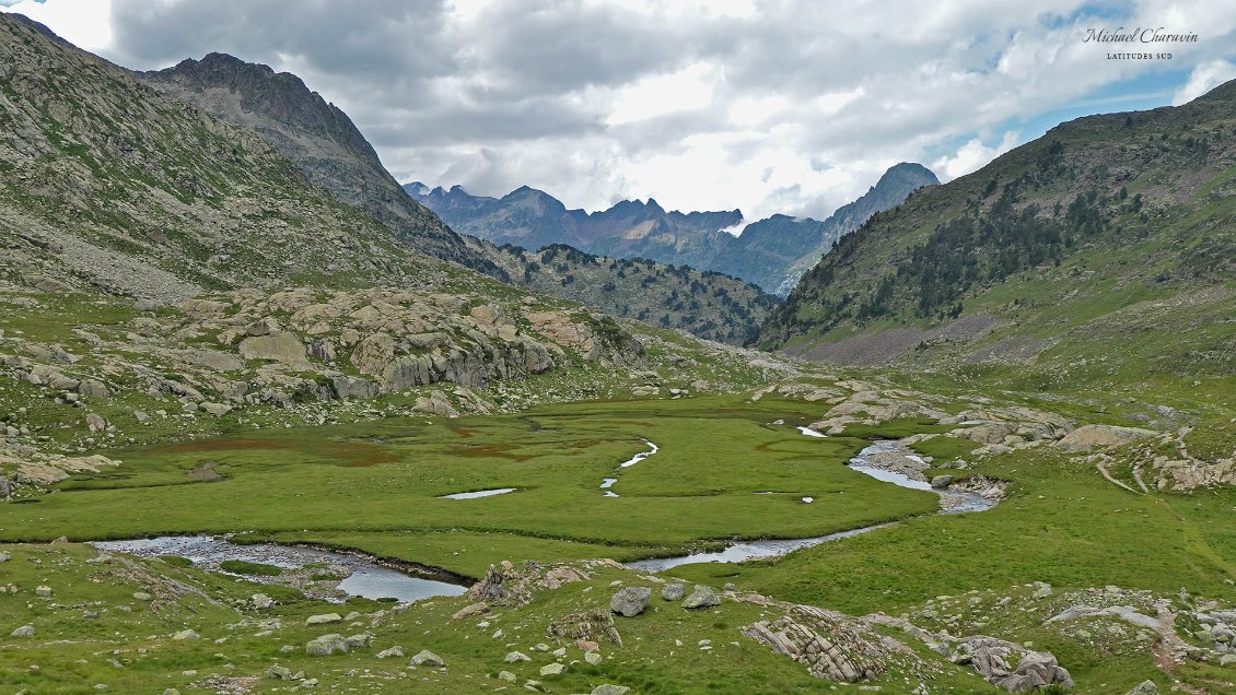 Vallon de l'Escaleta, en descendant en direction du Vall de Benasques.