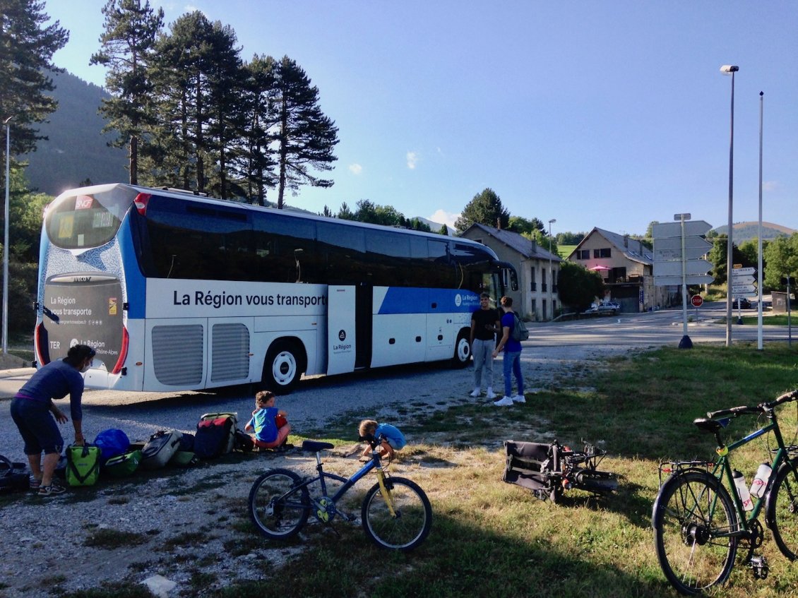 J24 : sortie de bus à Lus la Croix Haute